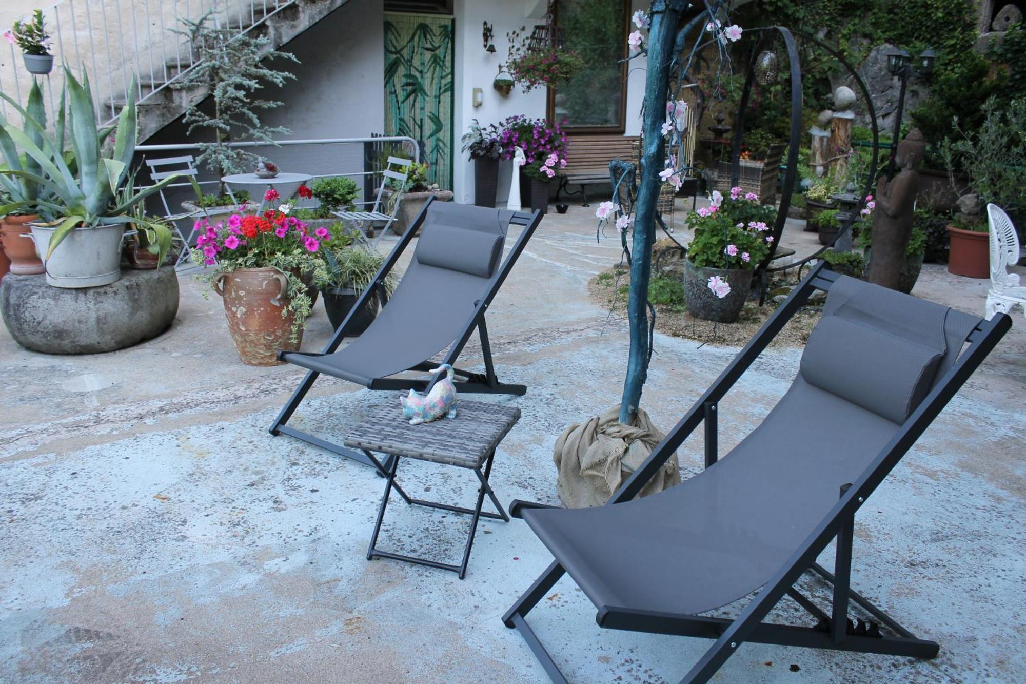 Studio Malou avec cuisine toute équipée et terrasse aménagée Olliergues Exterior foto