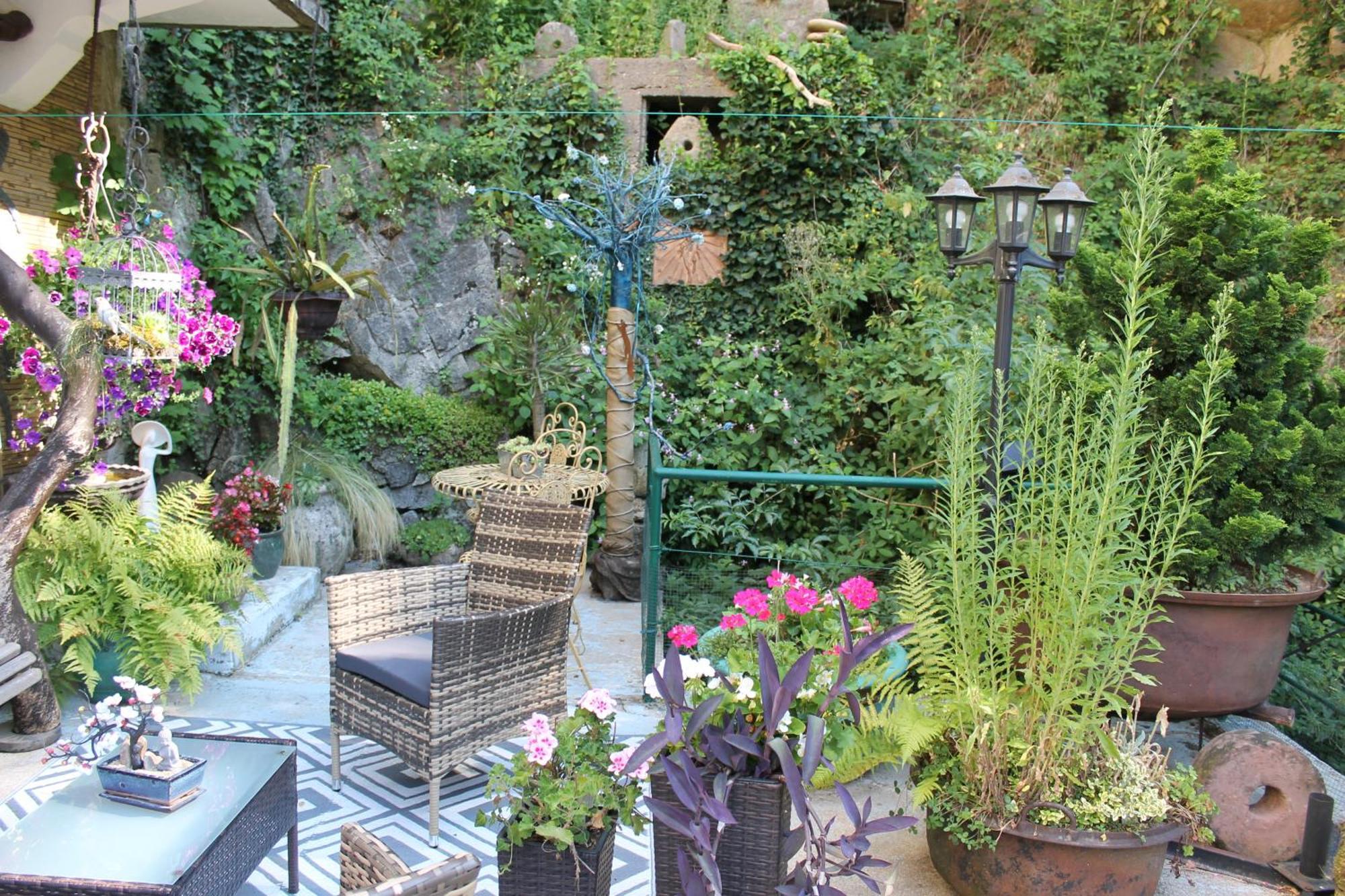 Studio Malou avec cuisine toute équipée et terrasse aménagée Olliergues Exterior foto