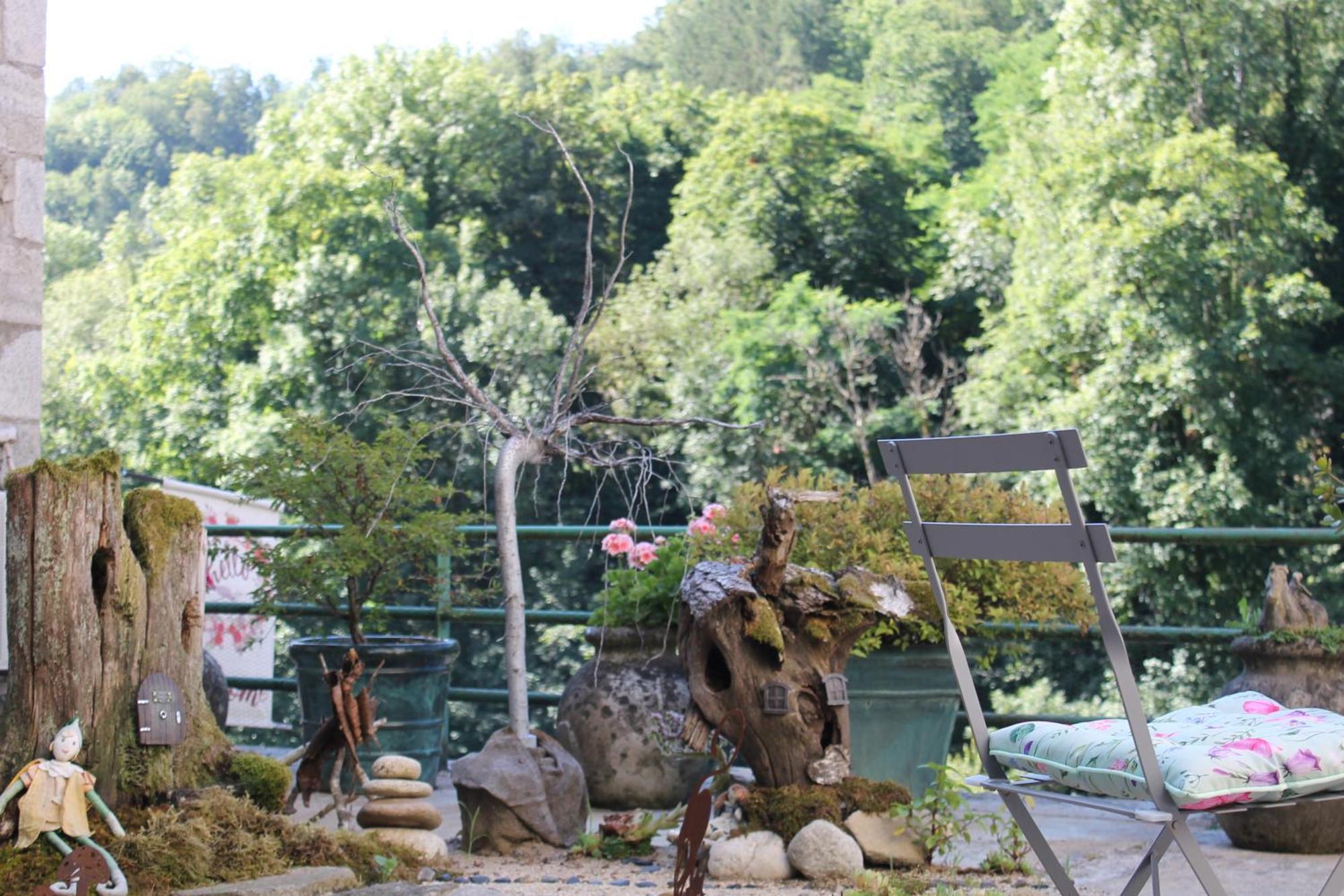Studio Malou avec cuisine toute équipée et terrasse aménagée Olliergues Exterior foto