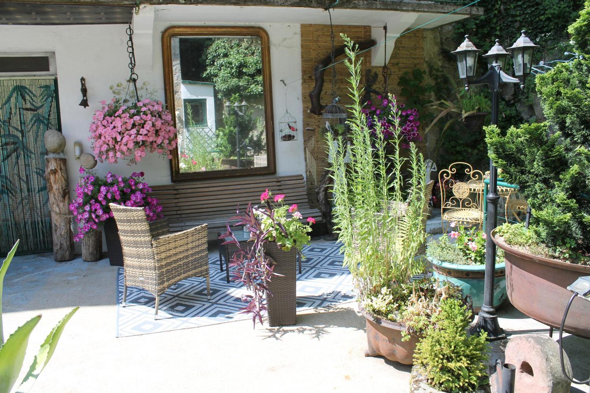 Studio Malou avec cuisine toute équipée et terrasse aménagée Olliergues Exterior foto